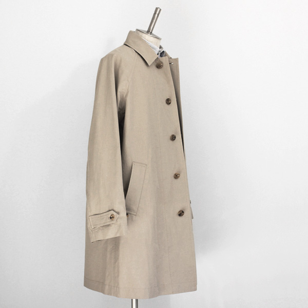 comm.arch. – Densely Woven Poplin Coat. – Fuzz