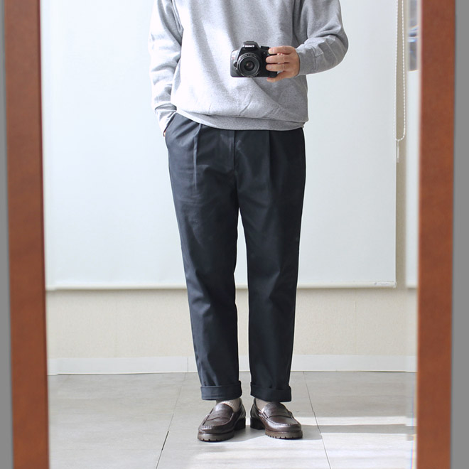 新品タグ付き BARENA バレナ EASY TUCK TROUSERS 新品タグ付き BARENA バレナ EASY TUCK TROUSERS